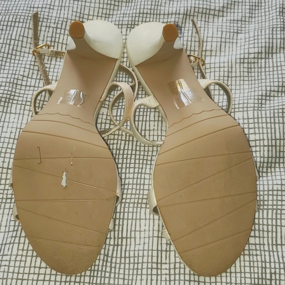 Womens sandals - Picture 3 of 4